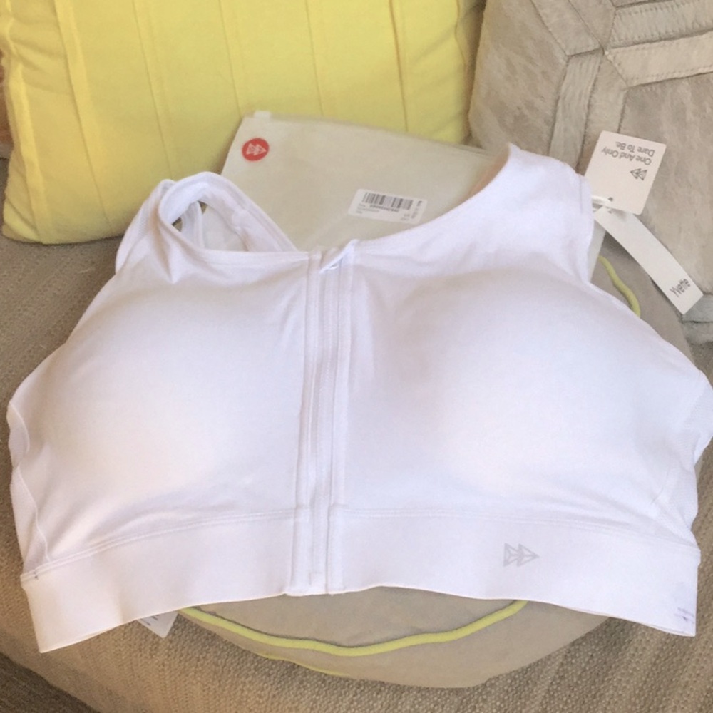 YVETTE SPORT BRA TRAVEL FESTIVAL VACAY workout gym fitness training